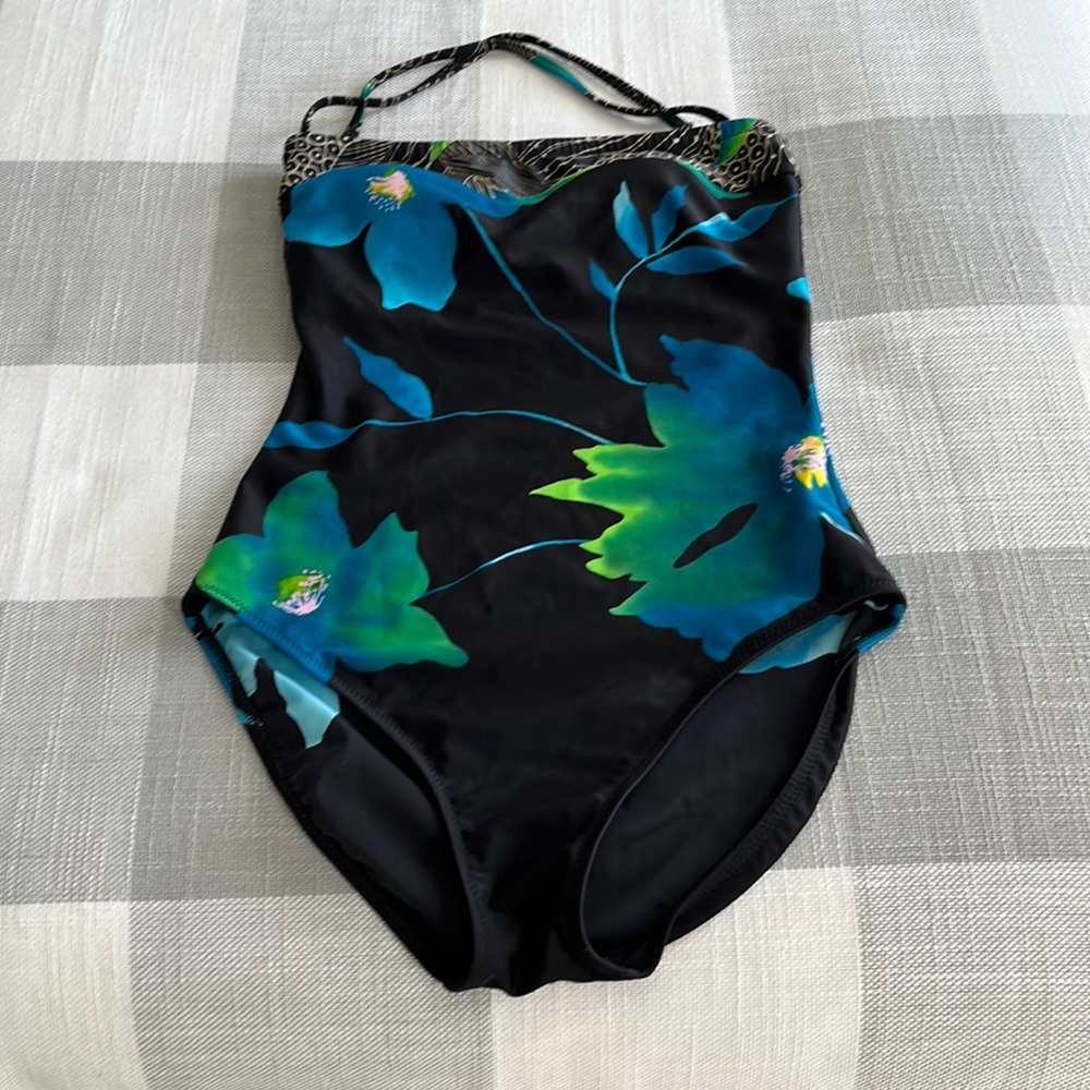 Gottex one piece bathing suit. Size 8